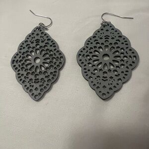 Elegant Gray Filigree Earrings
